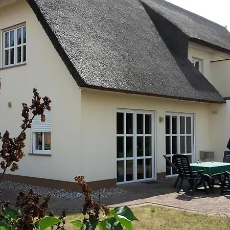 In Garz Mit Terrasse Und Grill Holiday home
